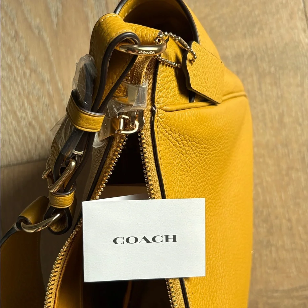 Coach bag NWT in a bright mustard color. Great purse for all seasons - Picture 7 of 9